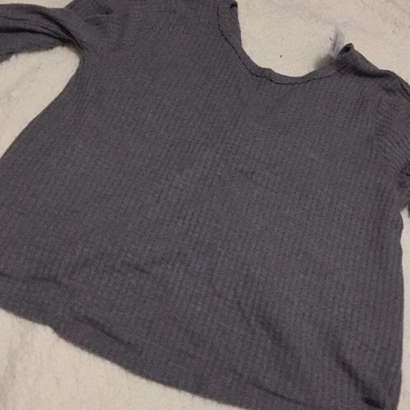 Long sleeve gray. - Picture 3 of 3